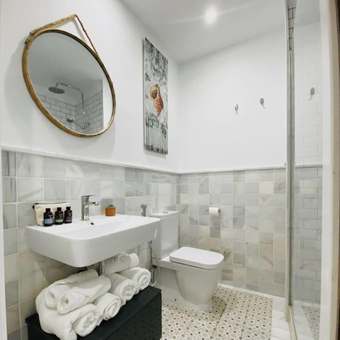 Lovely 2-Bed In Granada 1Min To Gran Via De Colon By Sharingco 외부 사진
